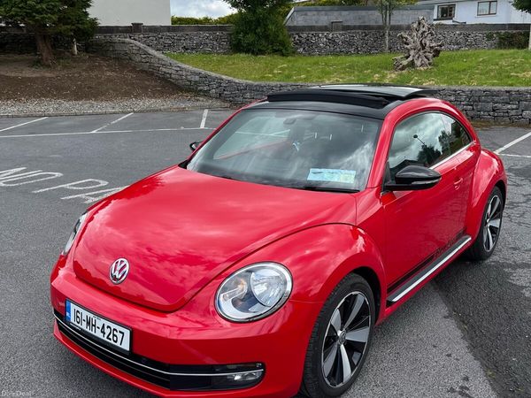 Volkswagen Beetle Hatchback, Diesel, 2016, Red