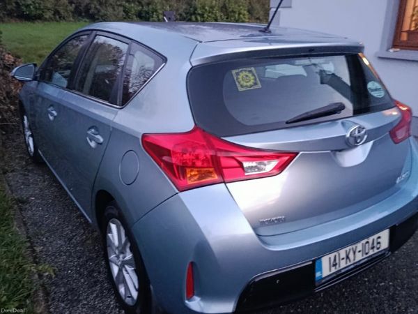Toyota Auris Hatchback, Diesel, 2014, Blue