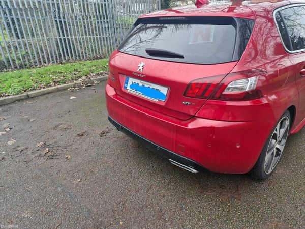 Peugeot 308 Hatchback, Diesel, 2016, Red