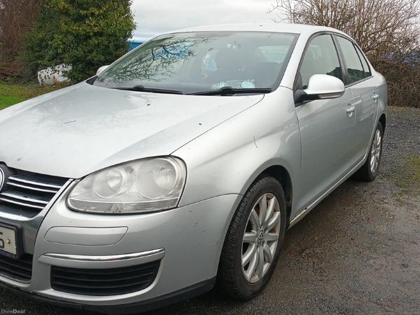 Volkswagen Jetta Saloon, Diesel, 2010, Silver