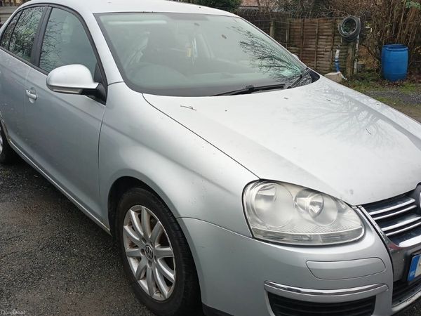 Volkswagen Jetta Saloon, Diesel, 2010, Silver