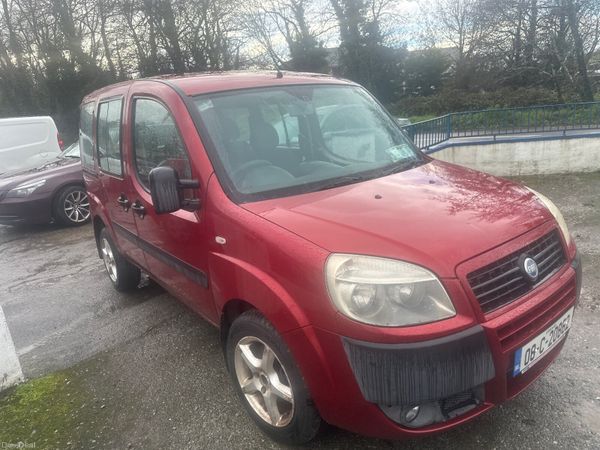 Fiat Doblo MPV, Diesel, 2008, Red