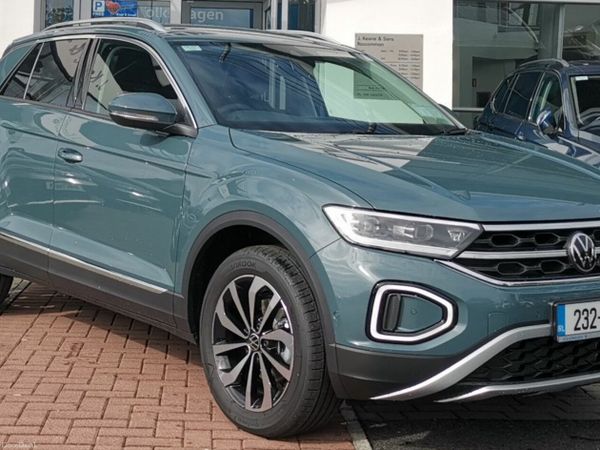 Volkswagen T-Roc SUV, Diesel, 2023, Blue
