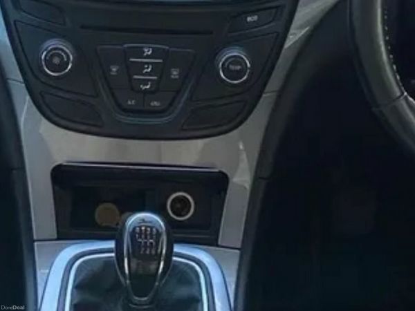 Opel Insignia Hatchback, Diesel, 2014, Black