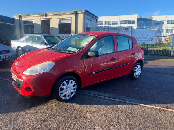 Renault Clio Hatchback, Ethanol Petrol, 2012, Red