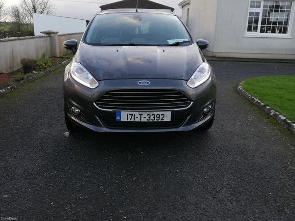 Ford Fiesta Hatchback, Petrol, 2017, Grey
