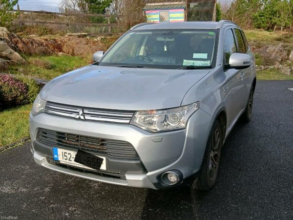 Mitsubishi Outlander SUV, Petrol Plug-in Hybrid, 2015, Silver