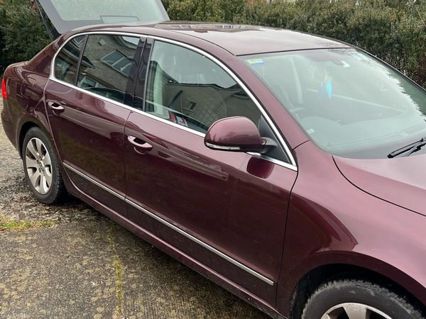 Skoda Superb Saloon, Diesel, 2011, Red