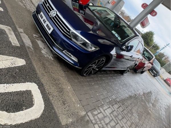 Volkswagen Passat Saloon, Diesel, 2019, Blue