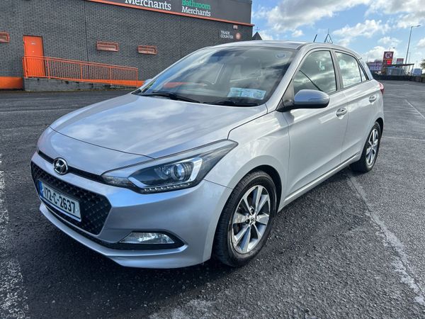 Hyundai i20 Hatchback, Petrol, 2017, Grey