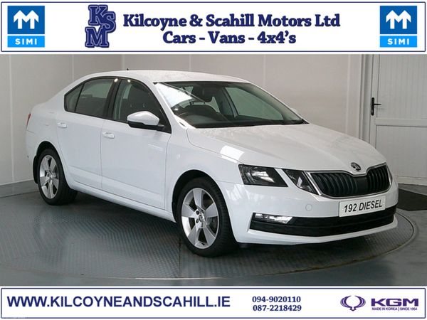 Skoda Octavia Hatchback, Diesel, 2019, White