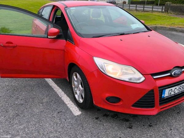 Ford Focus Hatchback, Diesel, 2012, Red