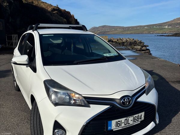 Toyota Yaris Hatchback, Petrol, 2016, White