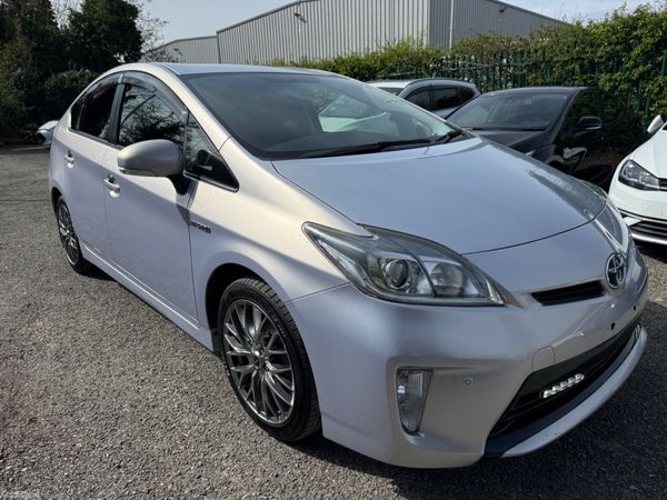Toyota Prius Hatchback, Petrol Hybrid, 2015, Silver