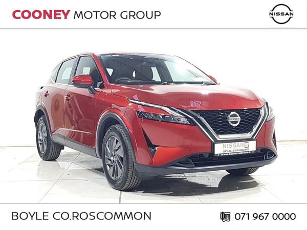 Nissan Qashqai MPV, Petrol, 2023, Red