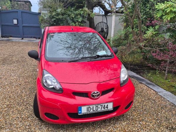 Toyota Aygo Hatchback, Petrol, 2010, Red