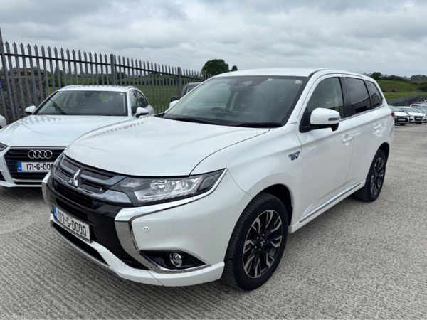 Mitsubishi Outlander SUV, Petrol Plug-in Hybrid, 2017, White