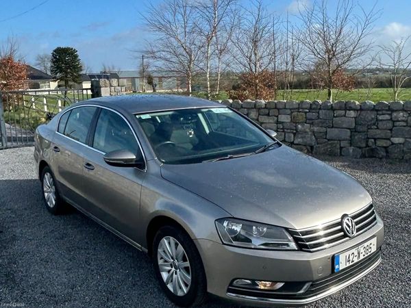Volkswagen Passat Saloon, Diesel, 2014, Brown