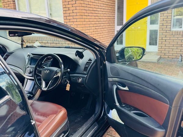 Hyundai i40 Saloon, Diesel, 2014, Black