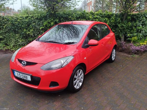 Mazda Mazda2 Hatchback, Petrol, 2011, Red