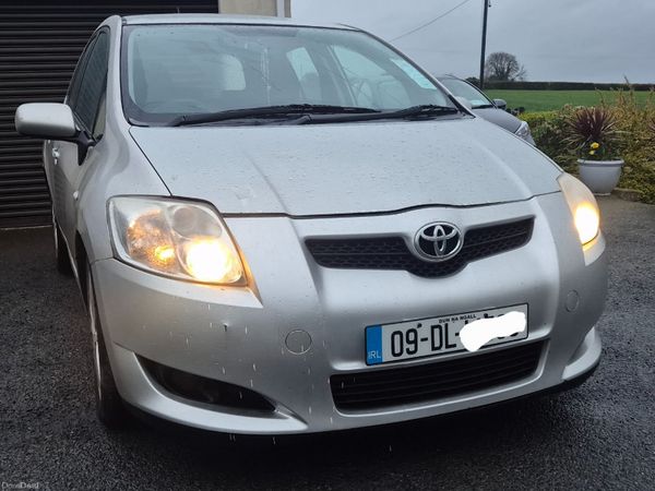Toyota Auris Hatchback, Diesel, 2009, Silver