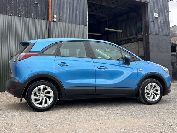 Opel Crossland X SUV, Diesel, 2018, Blue