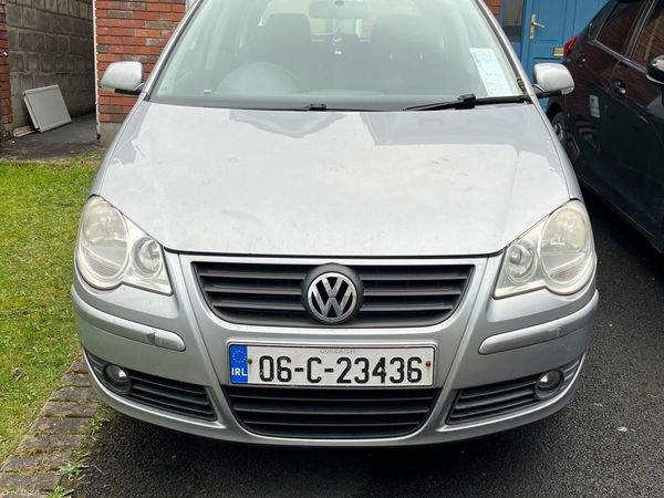 Volkswagen Polo Hatchback, Petrol, 2006, Silver