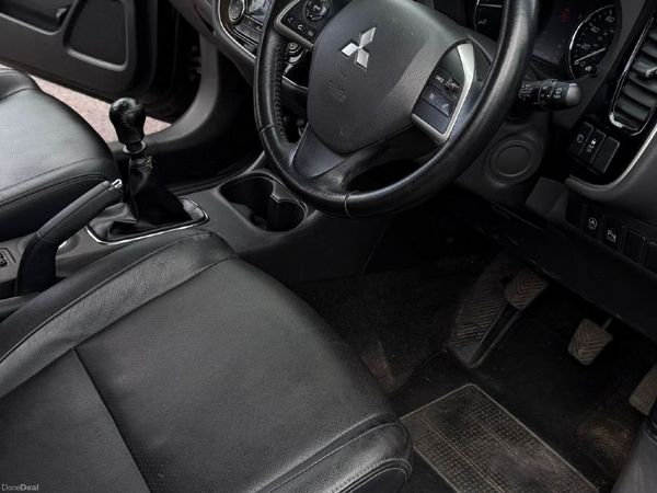 Mitsubishi Outlander SUV, Diesel, 2014, Black