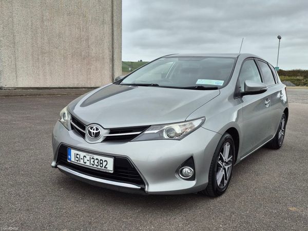Toyota Auris Hatchback, Diesel, 2015, Grey