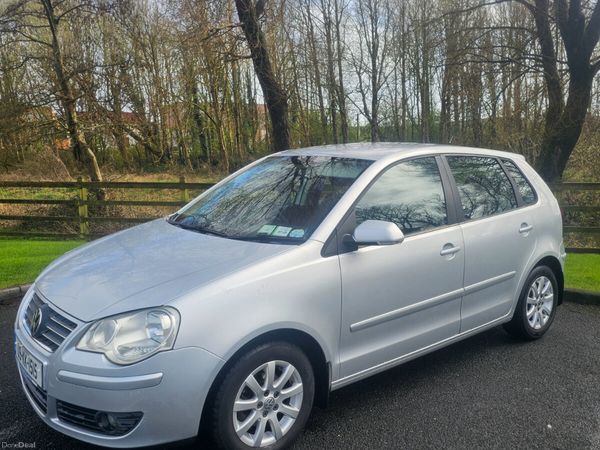 Volkswagen Polo Hatchback, Petrol, 2009, Silver