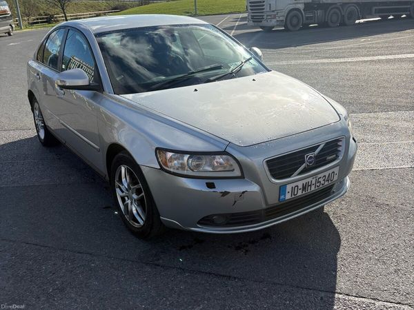 Volvo S40 Saloon, Diesel, 2010, Silver