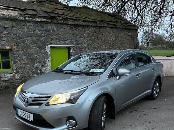 Toyota Avensis Saloon, Diesel, 2012, Grey