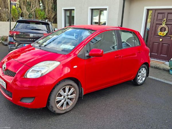Toyota Yaris Hatchback, Petrol, 2009, Red