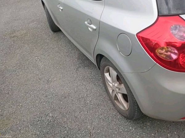 Kia Ceed Hatchback, Petrol, 2007, Silver