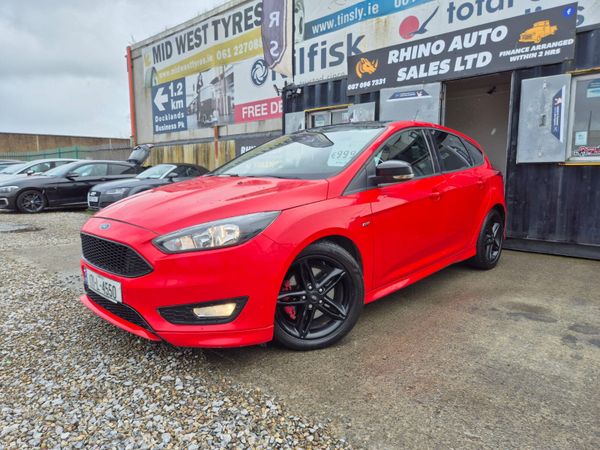 Ford Focus Hatchback, Diesel, 2017, Red