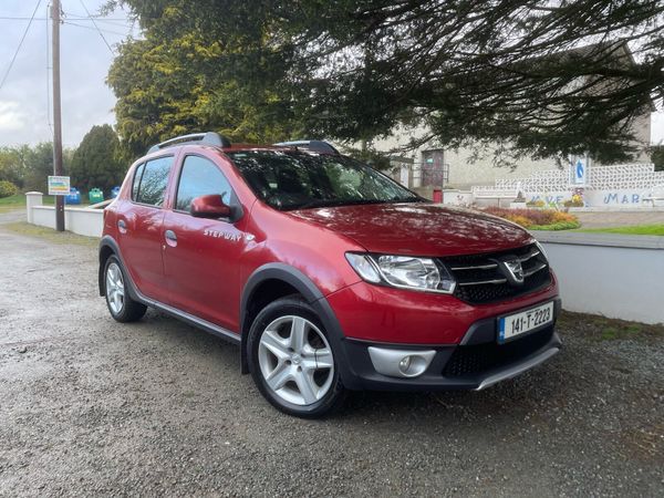 Dacia Sandero Stepway Hatchback, Diesel, 2014, Red