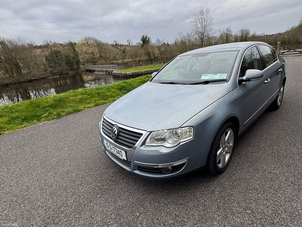 Volkswagen Passat Saloon, Diesel, 2010, Grey