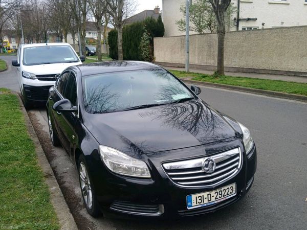 Vauxhall Insignia Hatchback, Diesel, 2013, Black