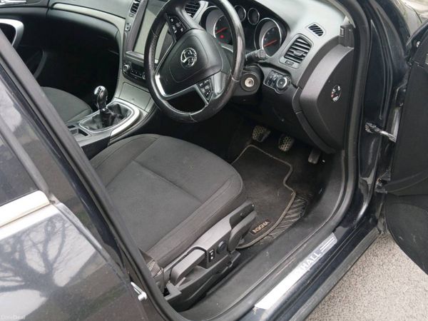 Vauxhall Insignia Hatchback, Diesel, 2013, Black