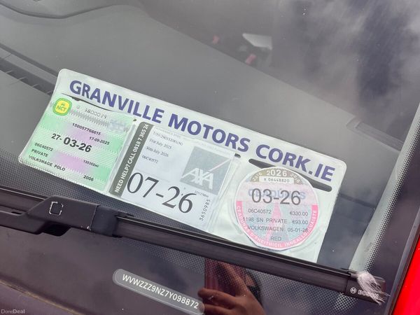 Volkswagen Polo Hatchback, Petrol, 2006, Red