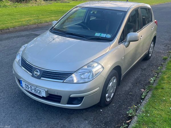 Nissan Tiida Hatchback, Diesel, 2009, Silver