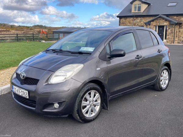 Toyota Yaris Hatchback, Petrol, 2011, Grey