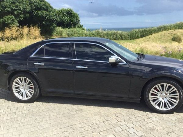 Chrysler 300C Saloon, Diesel, 2013, Black