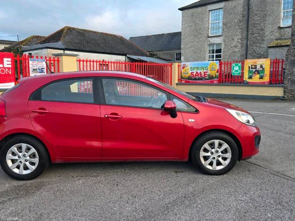 Kia Rio Hatchback, Diesel, 2013, Red