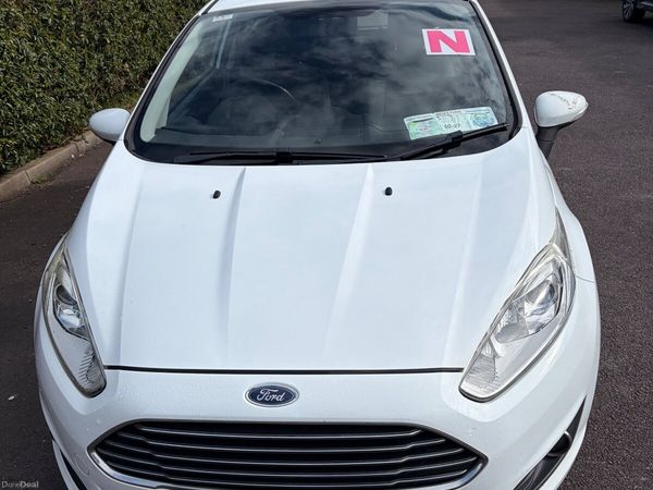 Ford Fiesta Hatchback, Petrol, 2014, White