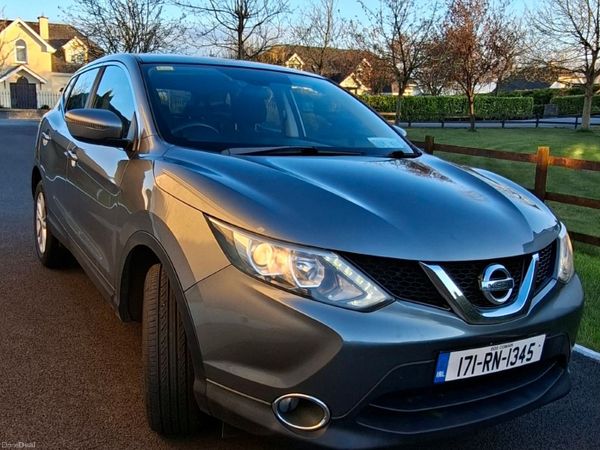 Nissan Qashqai SUV, Diesel, 2017, Grey