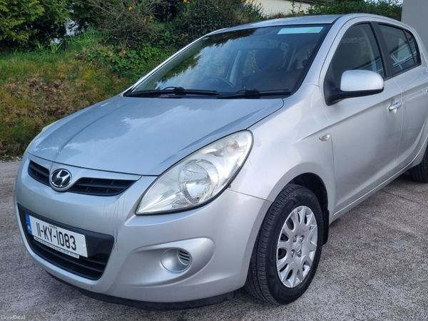 Hyundai i20 Hatchback, Petrol, 2011, Silver