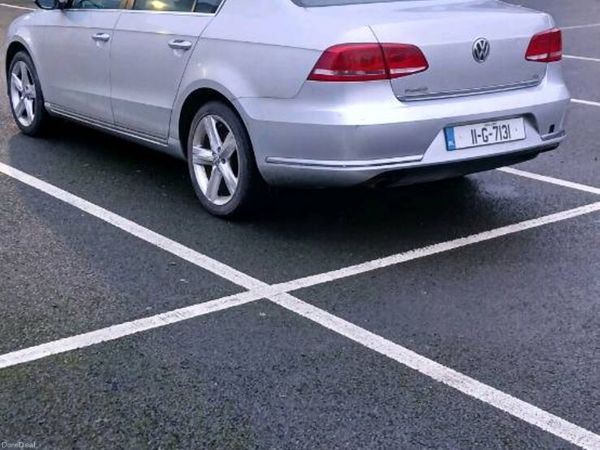 Volkswagen Passat Saloon, Diesel, 2011, Silver