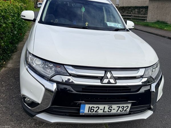 Mitsubishi Outlander SUV, Diesel, 2016, White