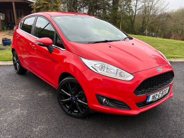 Ford Fiesta Hatchback, Petrol, 2016, Red